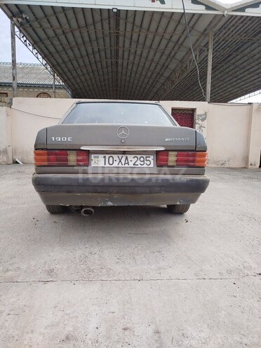 Mercedes 190-2