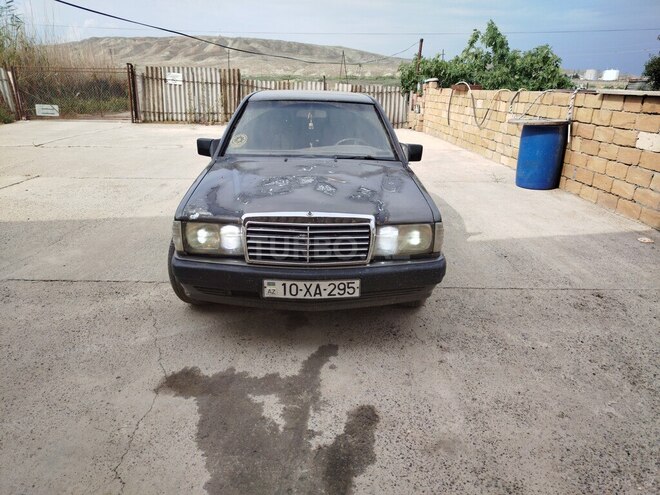 Mercedes 190-1