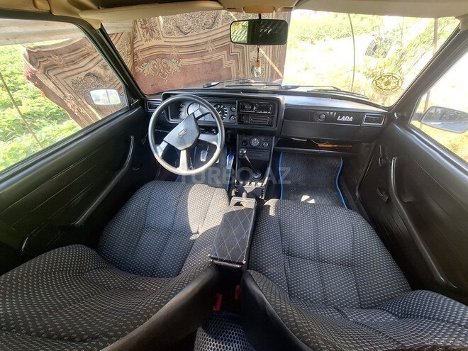LADA (VAZ) 2107-4