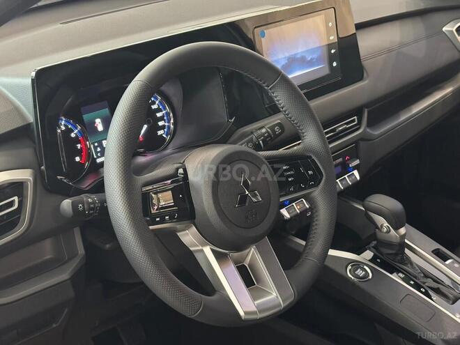 Mitsubishi Outlander Sport-8