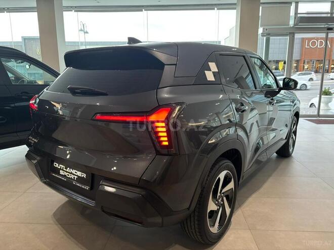 Mitsubishi Outlander Sport-6