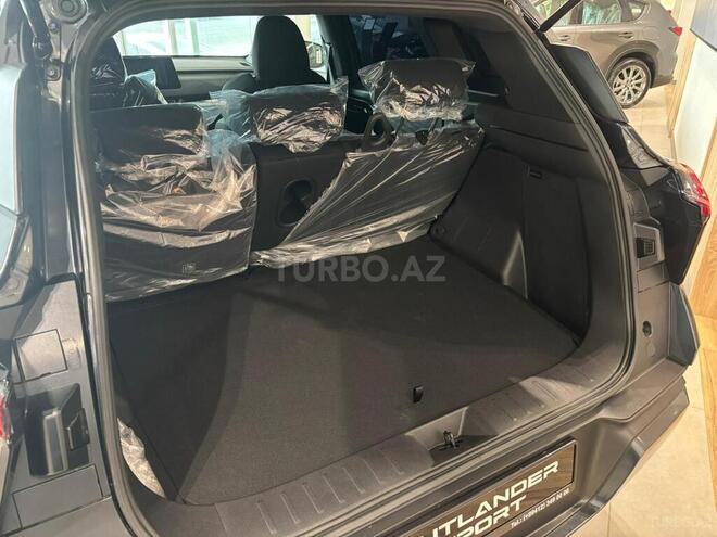 Mitsubishi Outlander Sport-13