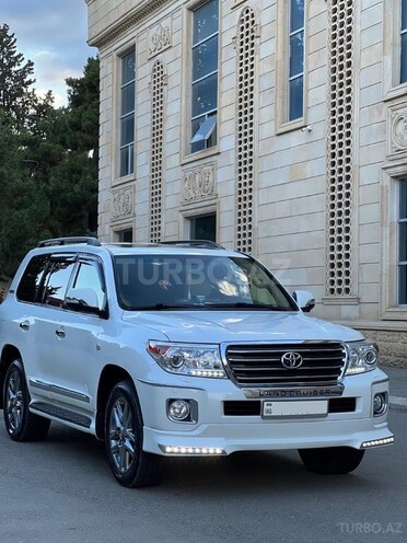 Toyota Land Cruiser-6