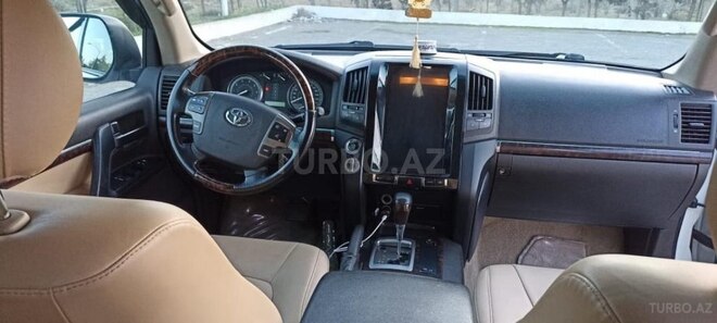 Toyota Land Cruiser-11