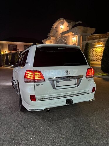 Toyota Land Cruiser-8