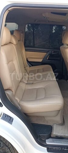 Toyota Land Cruiser-12