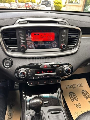 Kia Sorento-12