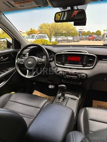 Kia Sorento-19