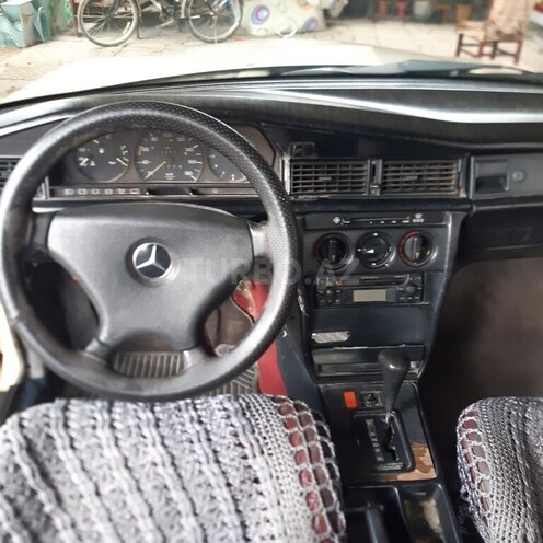 Mercedes 190-6