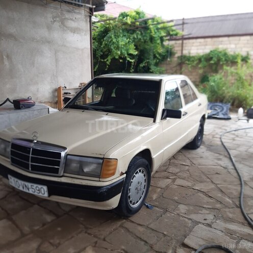 Mercedes 190-11