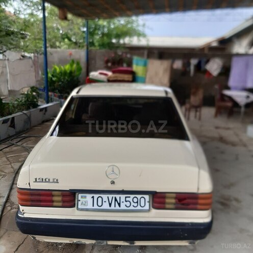 Mercedes 190-12