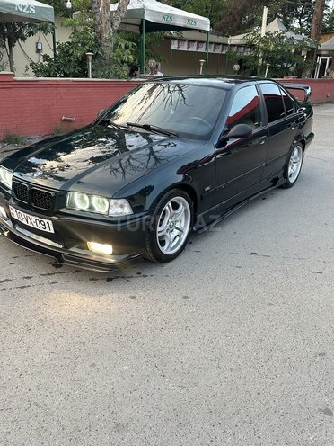 BMW 320-2