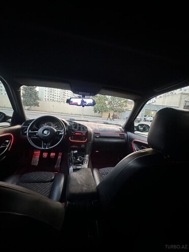 BMW 320-7