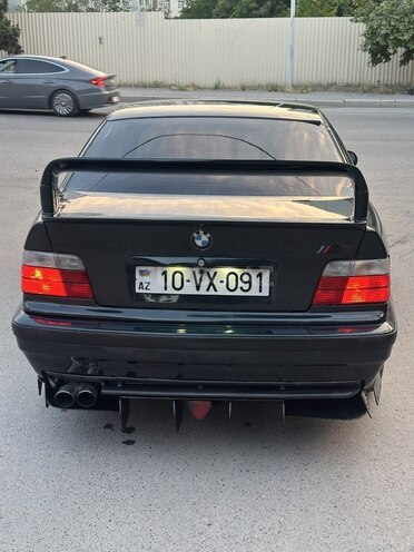 BMW 320-8