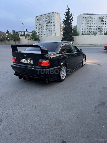 BMW 320-4