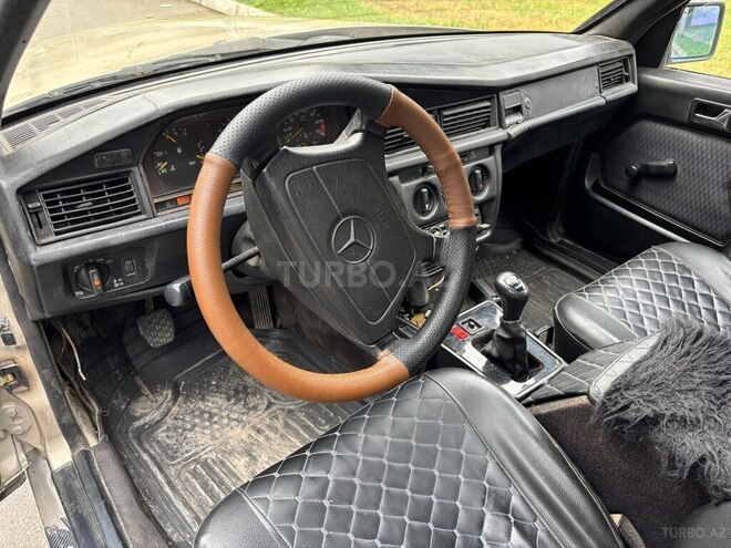 Mercedes 190-13