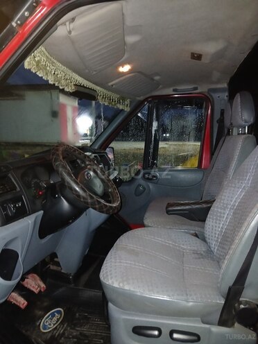 Ford Transit-8