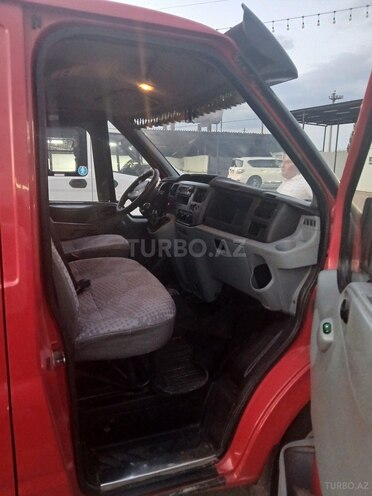 Ford Transit-5
