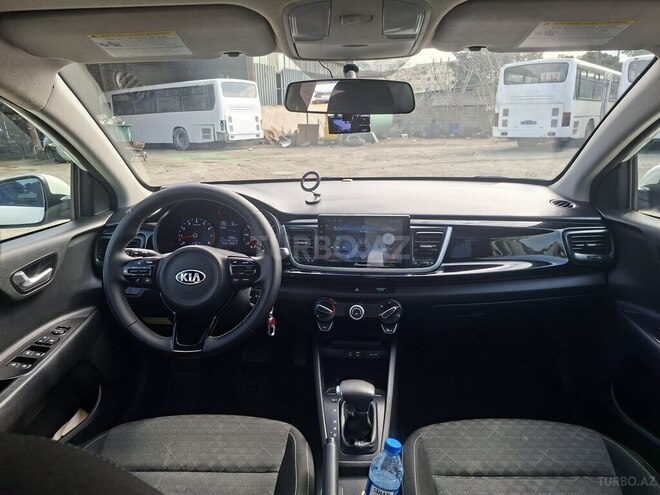 Kia Rio-5