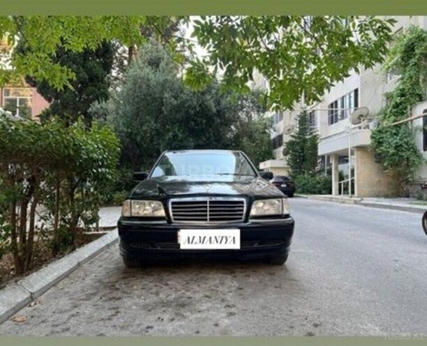 Mercedes C 200-1