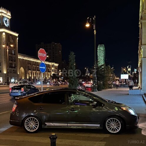 Toyota Prius-2