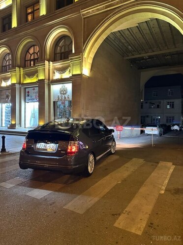 Toyota Prius-12