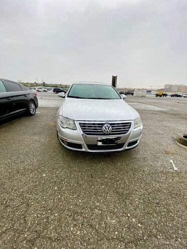 Volkswagen Passat-1