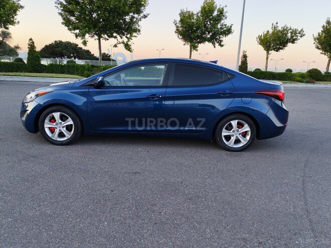Hyundai Elantra-4