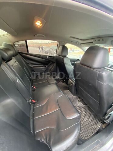 Volkswagen Passat-8