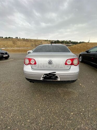Volkswagen Passat-5