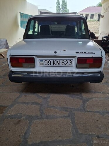 LADA (VAZ) 2107-2