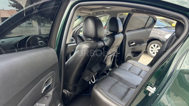Chevrolet Cruze-16
