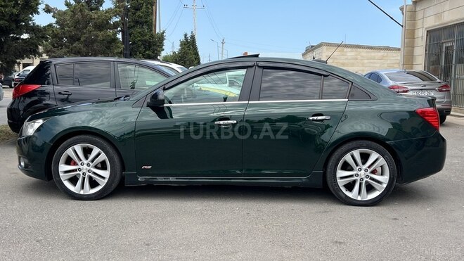 Chevrolet Cruze-12