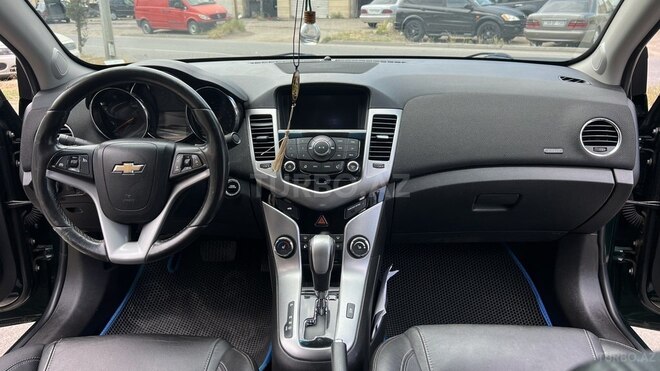 Chevrolet Cruze-11
