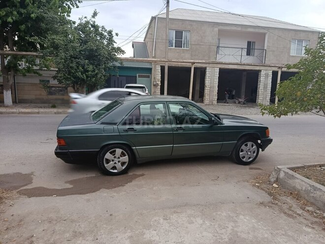 Mercedes 190-5