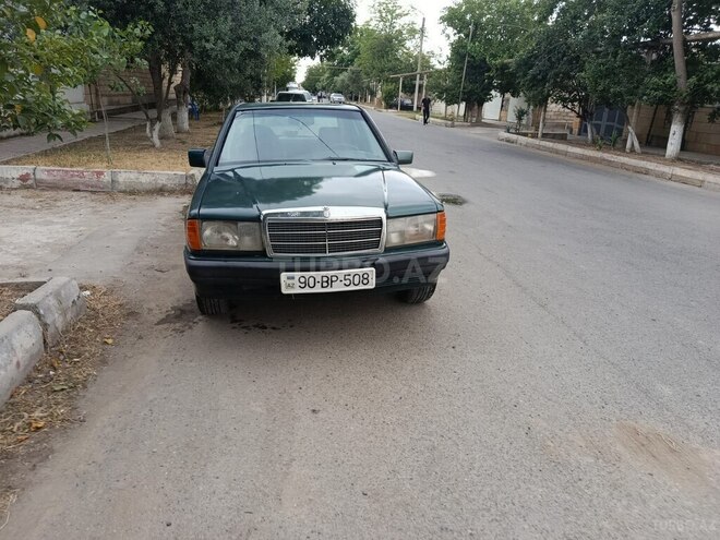 Mercedes 190-1