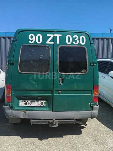 Ford Transit-8