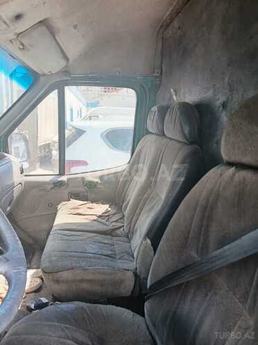 Ford Transit-3