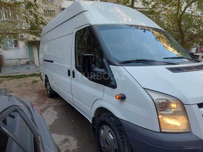 Ford Transit-3