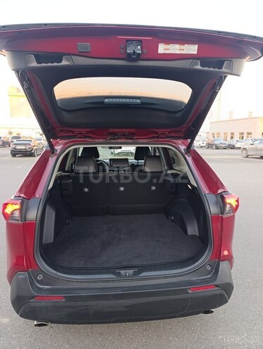 Toyota RAV4-8