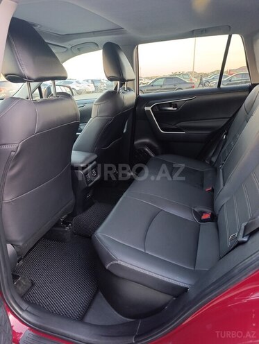 Toyota RAV4-11