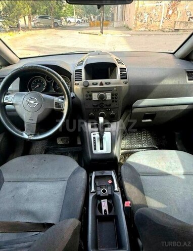 Opel Zafira-4