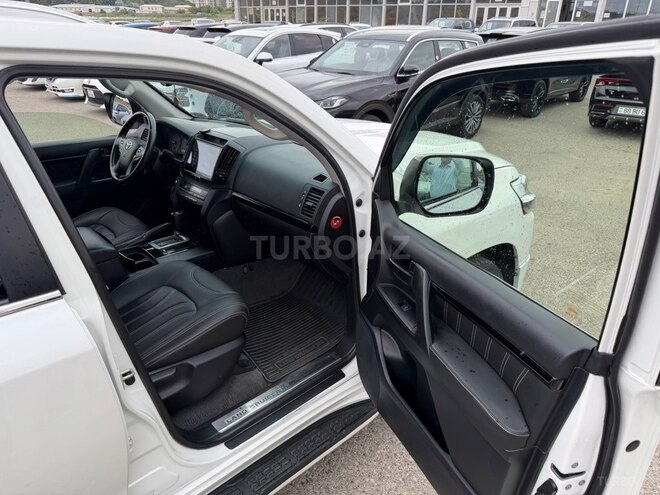 Toyota Land Cruiser-12