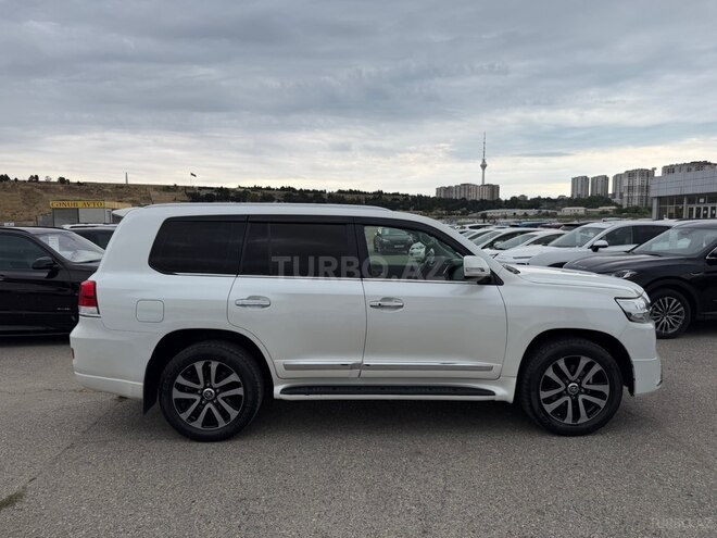 Toyota Land Cruiser-4