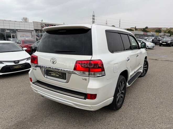 Toyota Land Cruiser-5