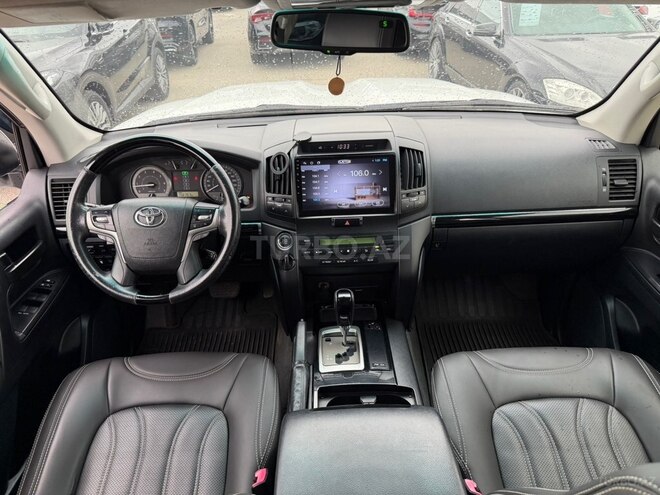 Toyota Land Cruiser-8