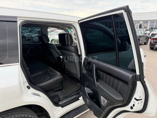 Toyota Land Cruiser-14