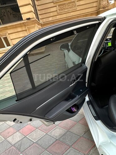 Toyota Camry-12