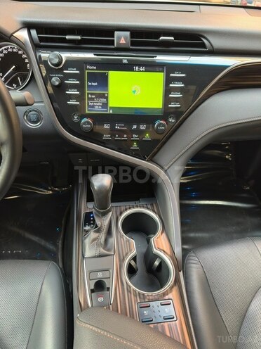 Toyota Camry-15