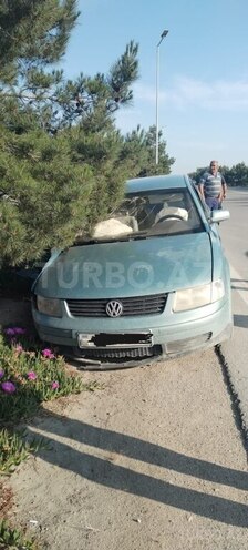 Volkswagen Passat-1